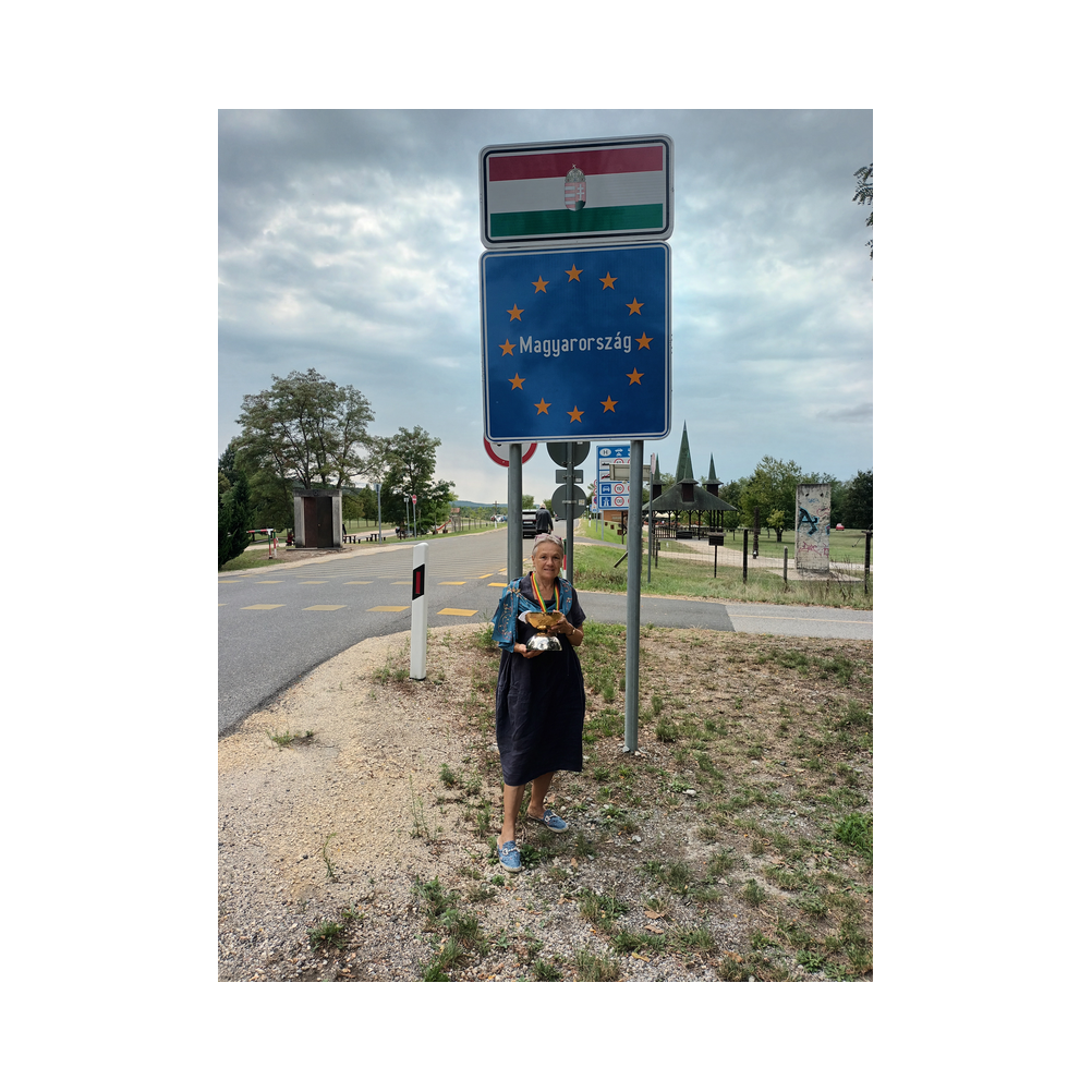 Pan Euroüpa Picknick vor dem Landhaus in Eisenstadt. Aufstellung und Festzug. Bilder von der Grenze zu Ungarn.