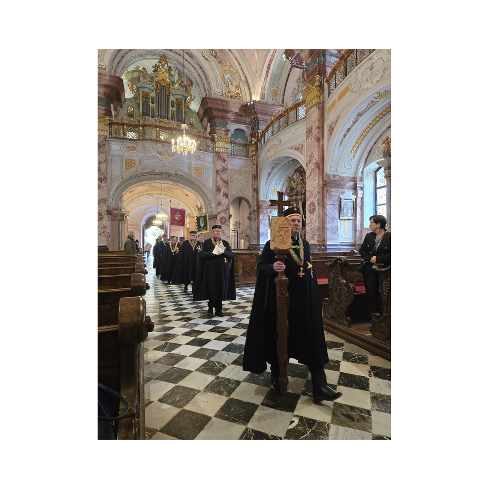 Aufstellung Festzug und Einzug in die Kirche