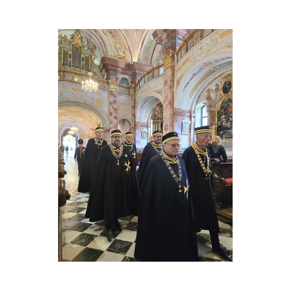 Aufstellung Festzug und Einzug in die Kirche