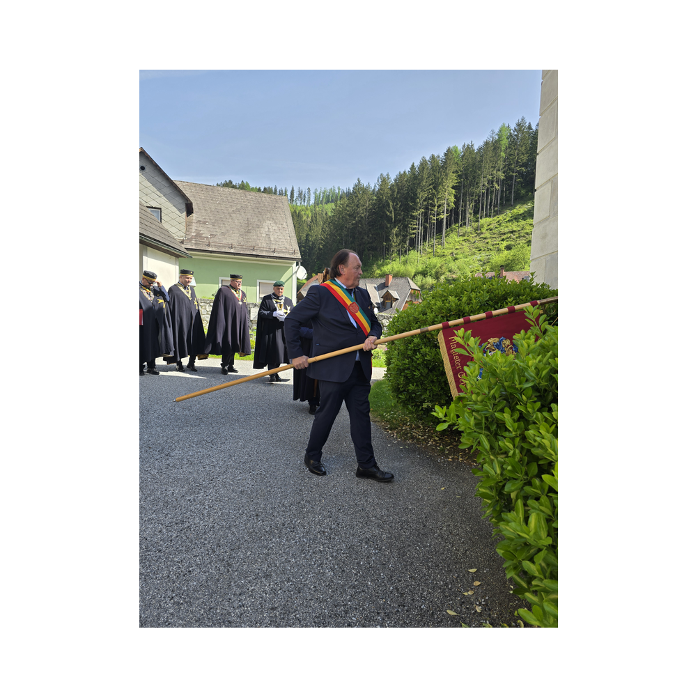 Einzug in die Kirche und Festaufstellung