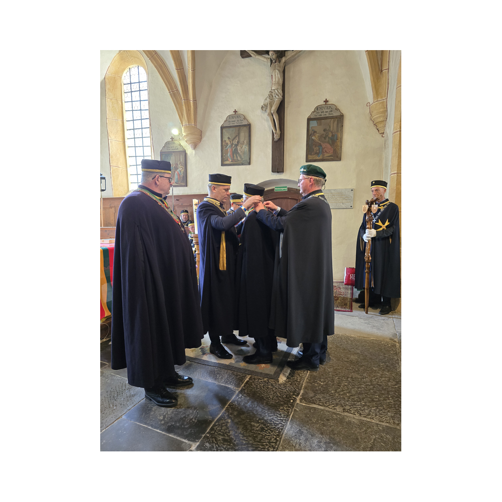 Überrechung Ordenskreuz und Urkunde
