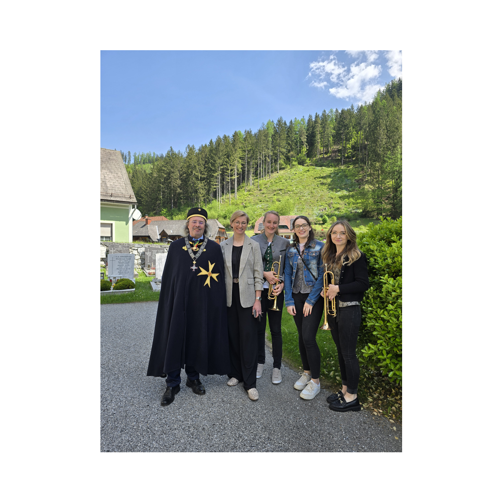Dekan, Organistin und das Gradner Trio