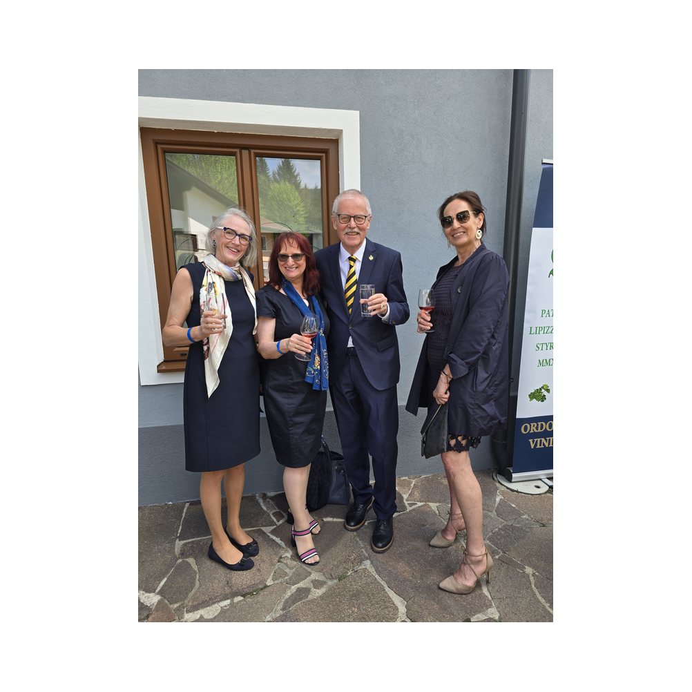 Gäste beim Empfang für das Festessen