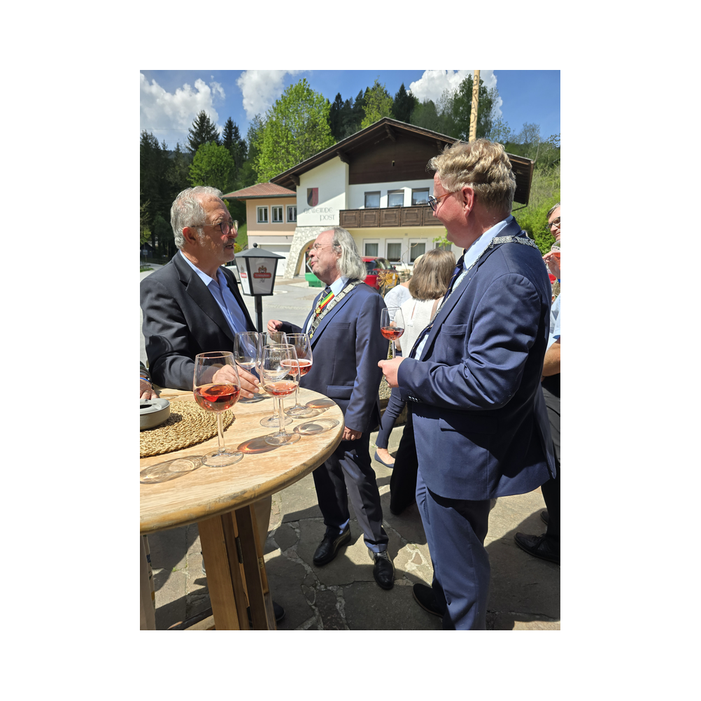 Gäste beim Empfang für das Festessen