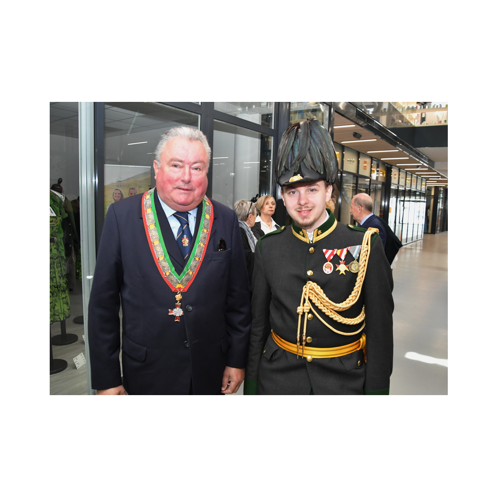 Legastsfest 10 Jahre Legat Patria Lipizzanae Styriae, Vorprogramm in Piber, Agappe in Köflach, Festzug zur Kirche, Fest in der Kirche, Essen beim Windl, Überreichung der Skulptur von Elisabeth Raunig an Karl von Hanbsburg, Ausklang