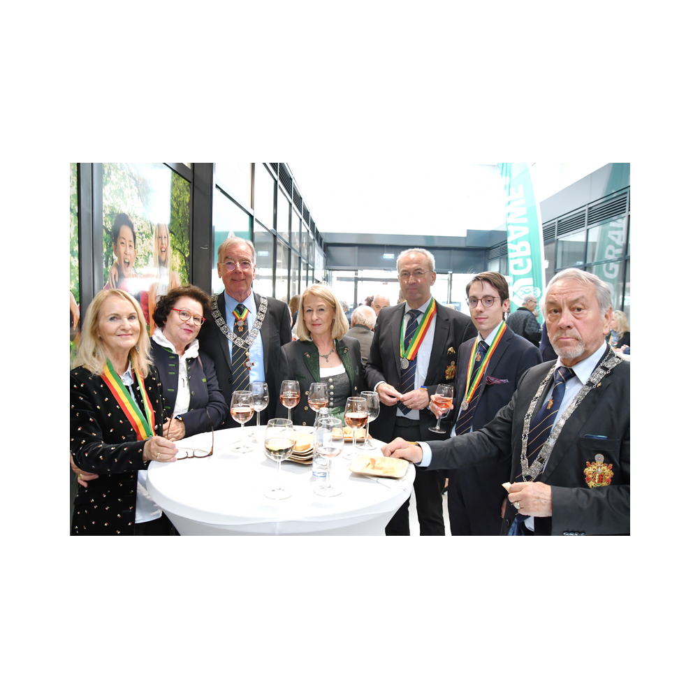 Legastsfest 10 Jahre Legat Patria Lipizzanae Styriae, Vorprogramm in Piber, Agappe in Köflach, Festzug zur Kirche, Fest in der Kirche, Essen beim Windl, Überreichung der Skulptur von Elisabeth Raunig an Karl von Hanbsburg, Ausklang