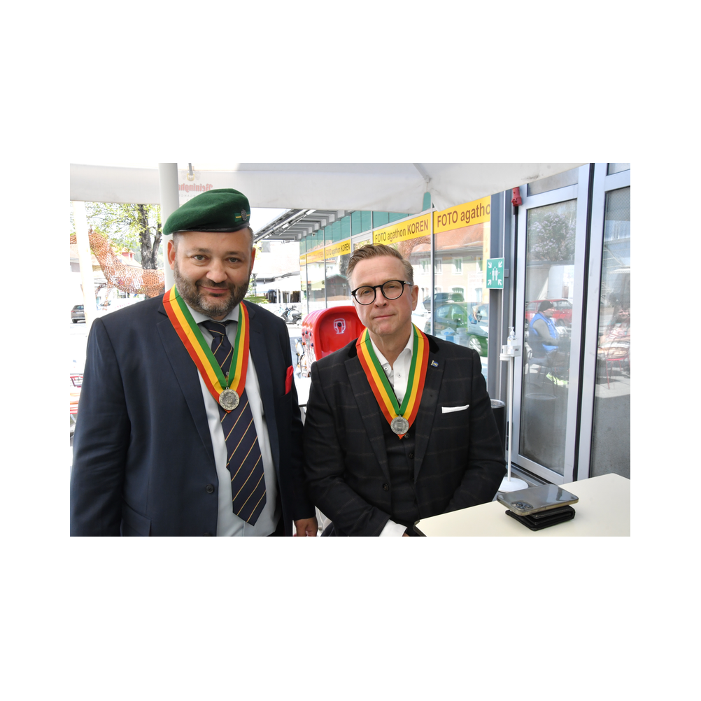 Legastsfest 10 Jahre Legat Patria Lipizzanae Styriae, Vorprogramm in Piber, Agappe in Köflach, Festzug zur Kirche, Fest in der Kirche, Essen beim Windl, Überreichung der Skulptur von Elisabeth Raunig an Karl von Hanbsburg, Ausklang