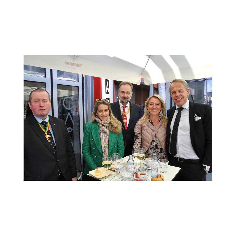 Legastsfest 10 Jahre Legat Patria Lipizzanae Styriae, Vorprogramm in Piber, Agappe in Köflach, Festzug zur Kirche, Fest in der Kirche, Essen beim Windl, Überreichung der Skulptur von Elisabeth Raunig an Karl von Hanbsburg, Ausklang