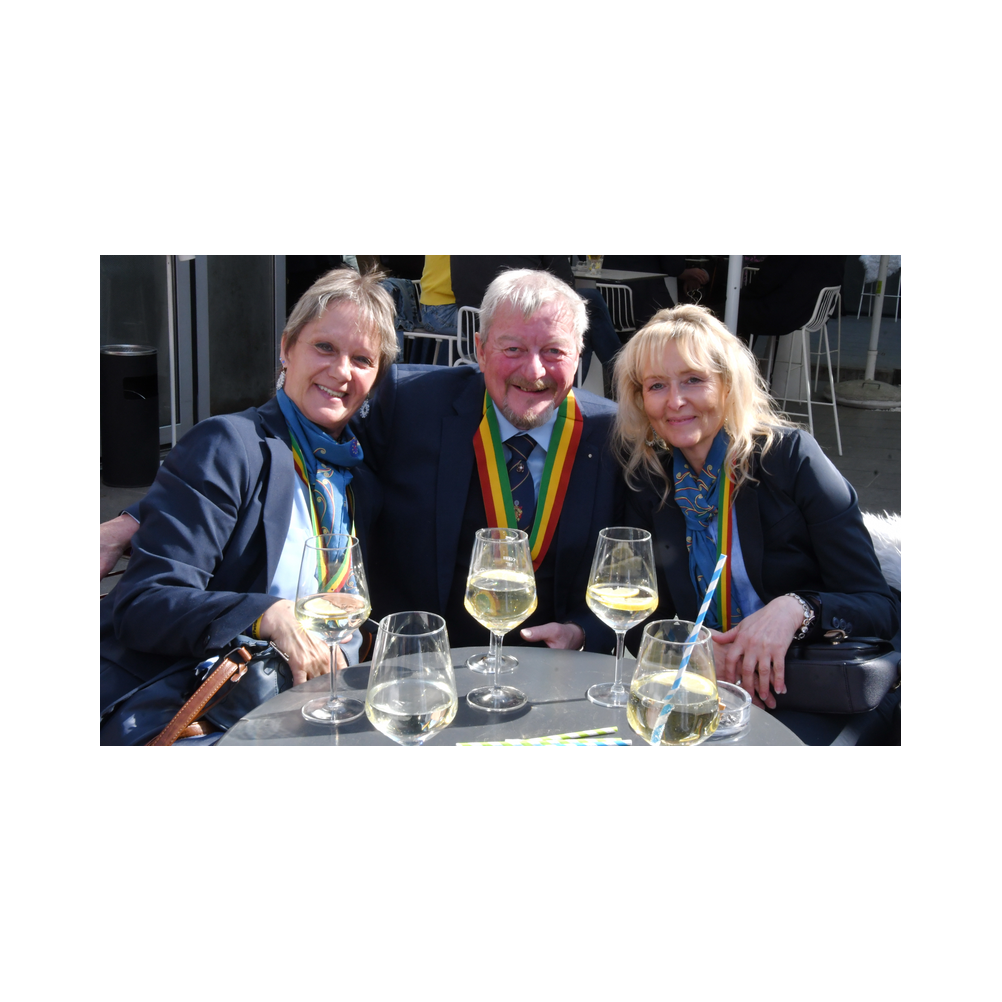 Legastsfest 10 Jahre Legat Patria Lipizzanae Styriae, Vorprogramm in Piber, Agappe in Köflach, Festzug zur Kirche, Fest in der Kirche, Essen beim Windl, Überreichung der Skulptur von Elisabeth Raunig an Karl von Hanbsburg, Ausklang