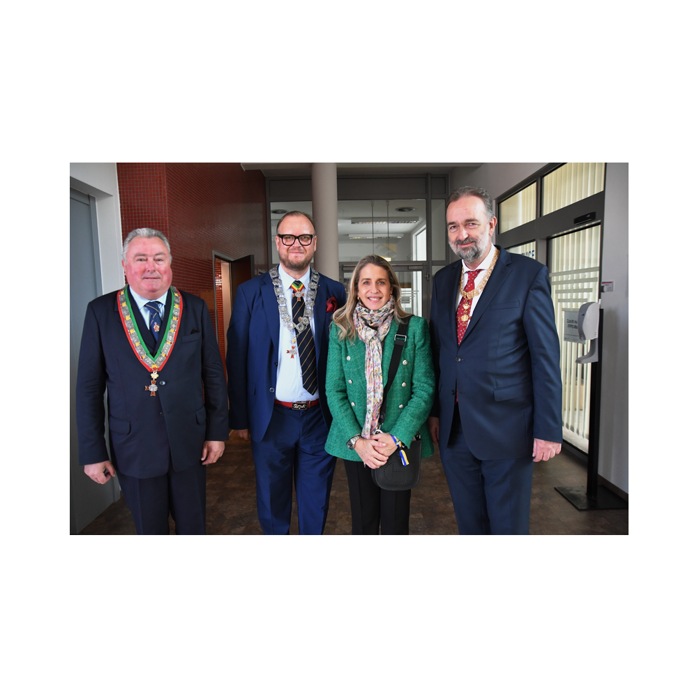 Legastsfest 10 Jahre Legat Patria Lipizzanae Styriae, Vorprogramm in Piber, Agappe in Köflach, Festzug zur Kirche, Fest in der Kirche, Essen beim Windl, Überreichung der Skulptur von Elisabeth Raunig an Karl von Hanbsburg, Ausklang