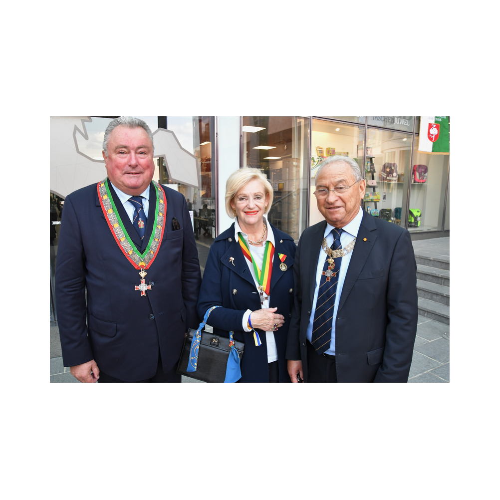 Legastsfest 10 Jahre Legat Patria Lipizzanae Styriae, Vorprogramm in Piber, Agappe in Köflach, Festzug zur Kirche, Fest in der Kirche, Essen beim Windl, Überreichung der Skulptur von Elisabeth Raunig an Karl von Hanbsburg, Ausklang