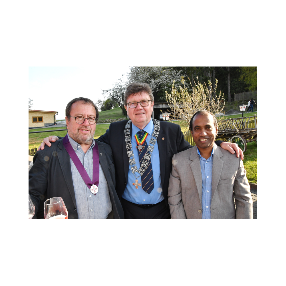 Legastsfest 10 Jahre Legat Patria Lipizzanae Styriae, Vorprogramm in Piber, Agappe in Köflach, Festzug zur Kirche, Fest in der Kirche, Essen beim Windl, Überreichung der Skulptur von Elisabeth Raunig an Karl von Hanbsburg, Ausklang