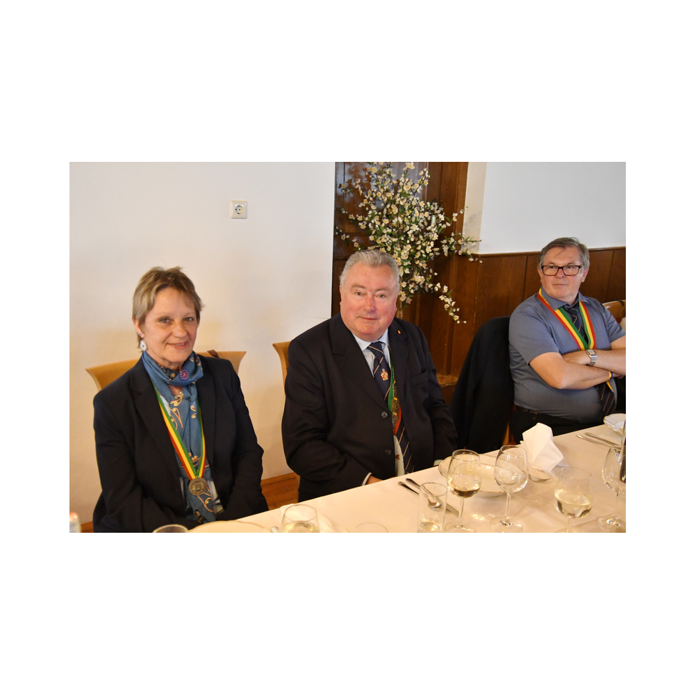 Legastsfest 10 Jahre Legat Patria Lipizzanae Styriae, Vorprogramm in Piber, Agappe in Köflach, Festzug zur Kirche, Fest in der Kirche, Essen beim Windl, Überreichung der Skulptur von Elisabeth Raunig an Karl von Hanbsburg, Ausklang