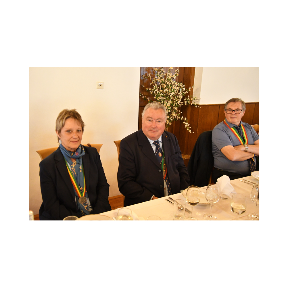 Legastsfest 10 Jahre Legat Patria Lipizzanae Styriae, Vorprogramm in Piber, Agappe in Köflach, Festzug zur Kirche, Fest in der Kirche, Essen beim Windl, Überreichung der Skulptur von Elisabeth Raunig an Karl von Hanbsburg, Ausklang