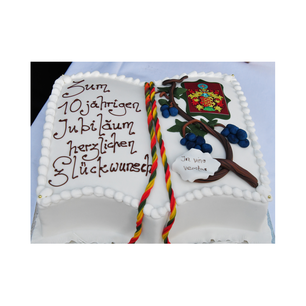 Legastsfest 10 Jahre Legat Patria Lipizzanae Styriae, Vorprogramm in Piber, Agappe in Köflach, Festzug zur Kirche, Fest in der Kirche, Essen beim Windl, Überreichung der Skulptur von Elisabeth Raunig an Karl von Hanbsburg, Ausklang