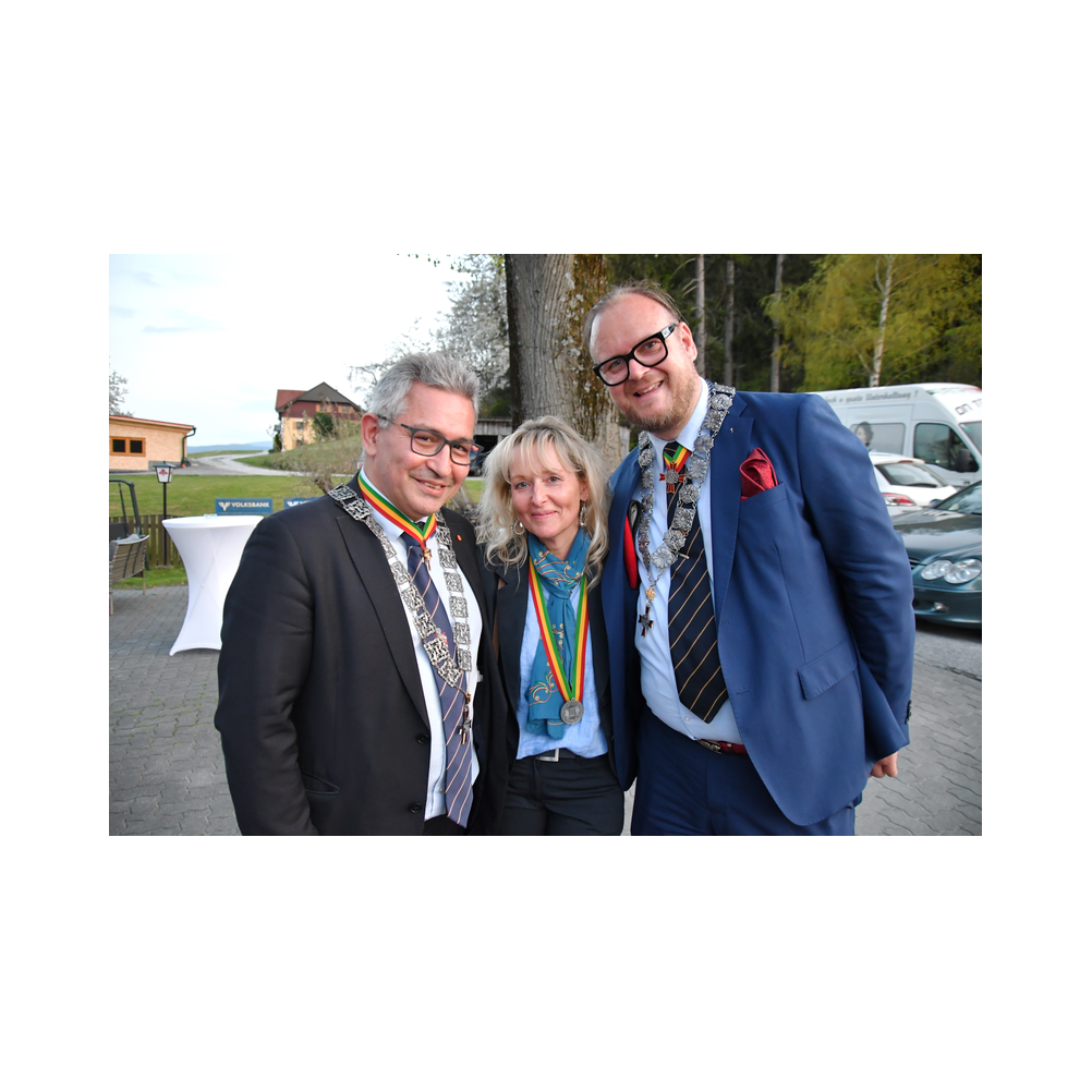 Legastsfest 10 Jahre Legat Patria Lipizzanae Styriae, Vorprogramm in Piber, Agappe in Köflach, Festzug zur Kirche, Fest in der Kirche, Essen beim Windl, Überreichung der Skulptur von Elisabeth Raunig an Karl von Hanbsburg, Ausklang