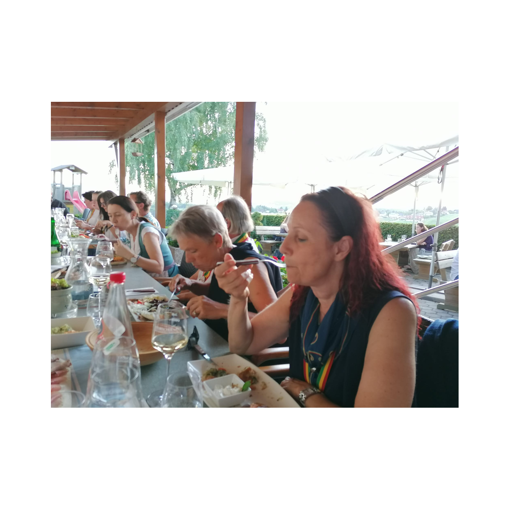 Tafelrunde Legat Patria Lipizzanae Styriae, Mostschenke Mausser, Gäste sowei Speisen und Getränke, Ausklang