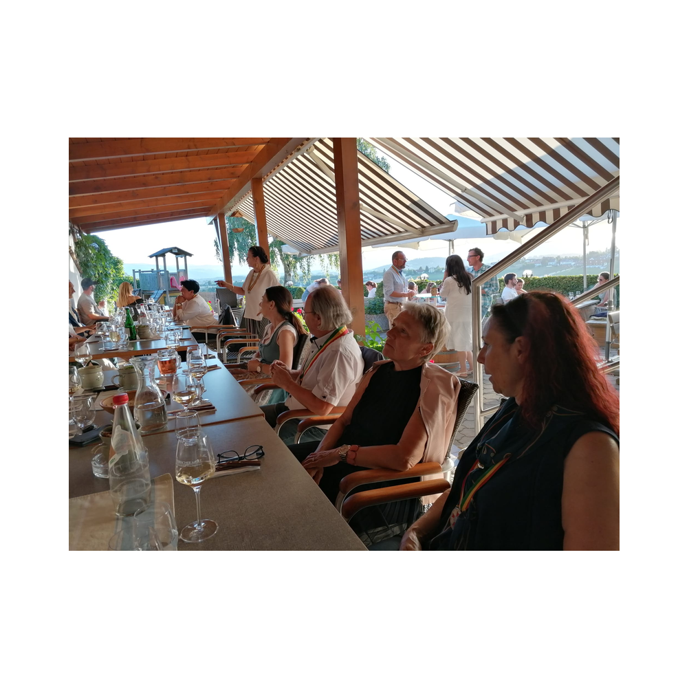 Tafelrunde Legat Patria Lipizzanae Styriae, Mostschenke Mausser, Gäste sowei Speisen und Getränke, Ausklang