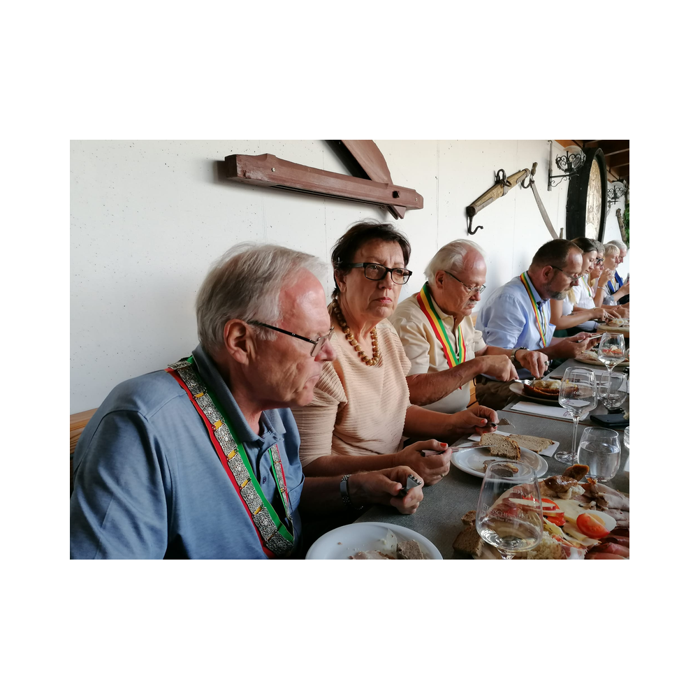 Tafelrunde Legat Patria Lipizzanae Styriae, Mostschenke Mausser, Gäste sowei Speisen und Getränke, Ausklang