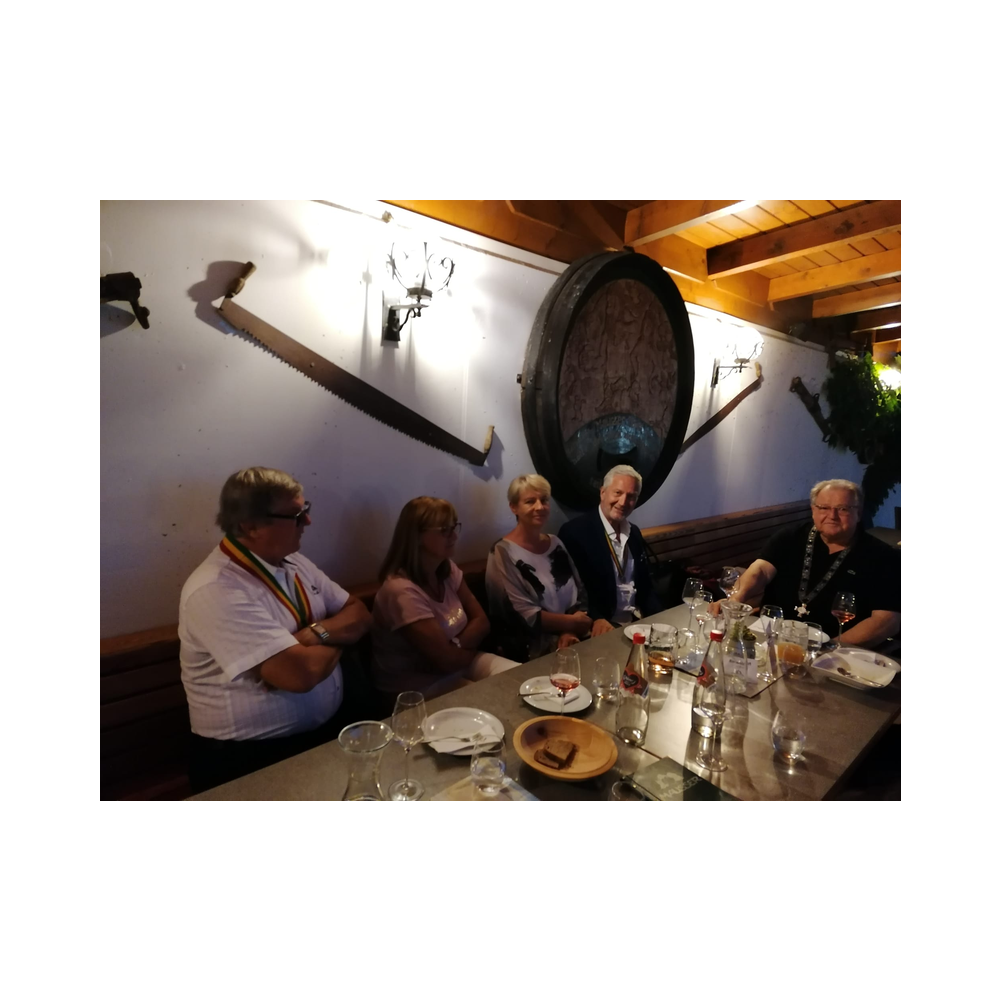 Tafelrunde Legat Patria Lipizzanae Styriae, Mostschenke Mausser, Gäste sowei Speisen und Getränke, Ausklang