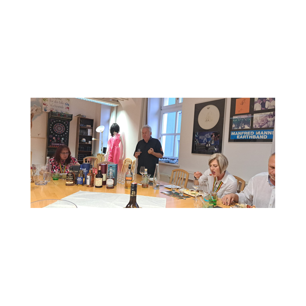 Shisky Seminar im K & K Köfalch, Gäste bei der Verkostung