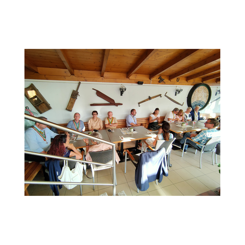 Tafelrunde Legat Patria Lipizzanae Styriae, Mostschenke Mausser, Gäste sowei Speisen und Getränke, Ausklang