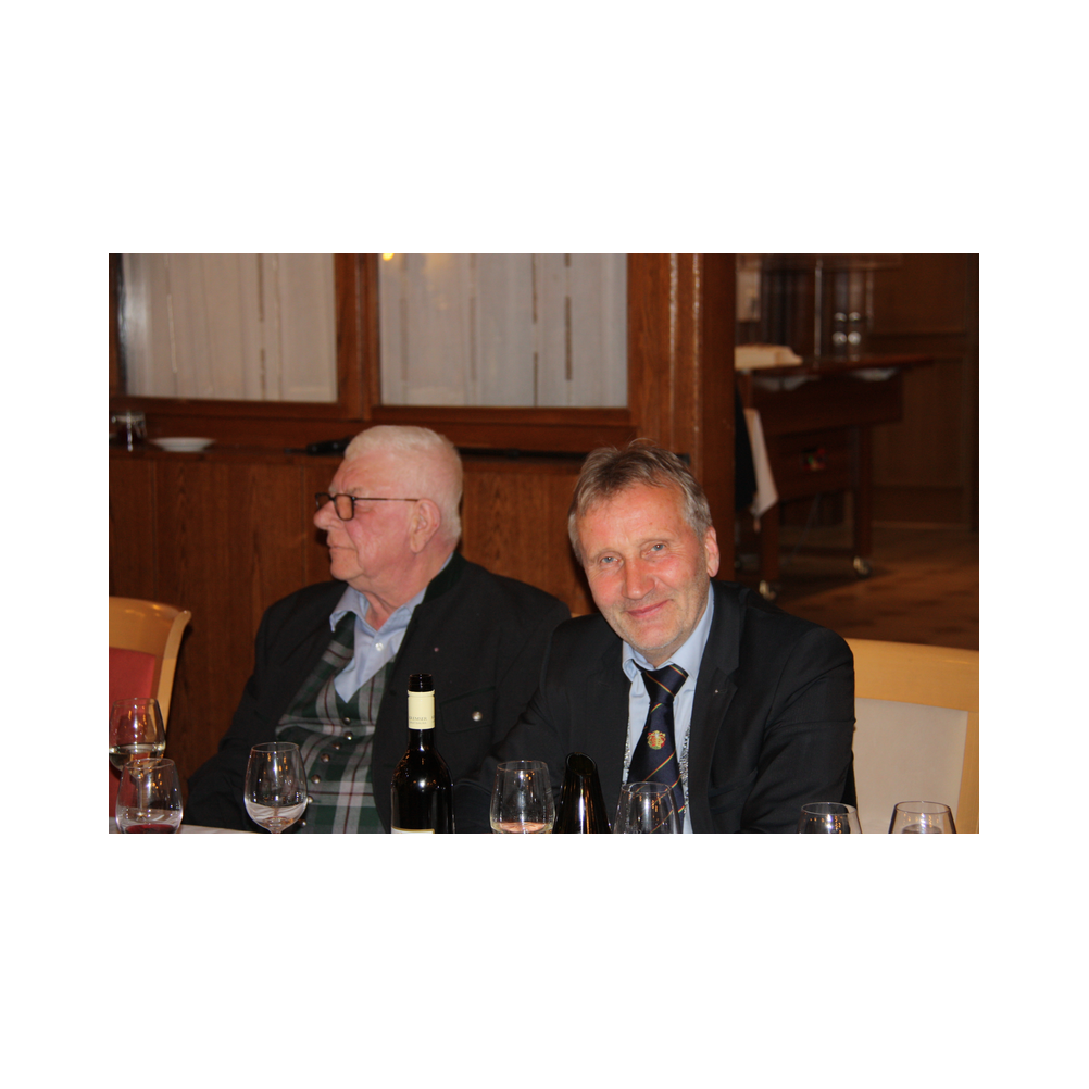 Legastsfest 10 Jahre Legat Patria Lipizzanae Styriae, Vorprogramm in Piber, Agappe in Köflach, Festzug zur Kirche, Fest in der Kirche, Essen beim Windl, Überreichung der Skulptur von Elisabeth Raunig an Karl von Hanbsburg, Ausklang