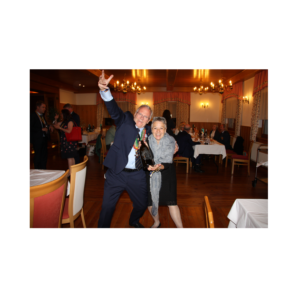 Legastsfest 10 Jahre Legat Patria Lipizzanae Styriae, Vorprogramm in Piber, Agappe in Köflach, Festzug zur Kirche, Fest in der Kirche, Essen beim Windl, Überreichung der Skulptur von Elisabeth Raunig an Karl von Hanbsburg, Ausklang