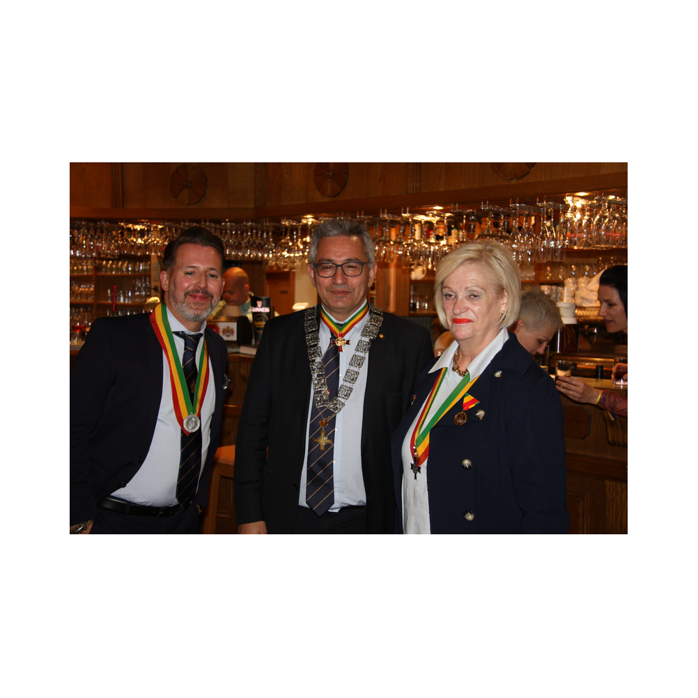 Legastsfest 10 Jahre Legat Patria Lipizzanae Styriae, Vorprogramm in Piber, Agappe in Köflach, Festzug zur Kirche, Fest in der Kirche, Essen beim Windl, Überreichung der Skulptur von Elisabeth Raunig an Karl von Hanbsburg, Ausklang