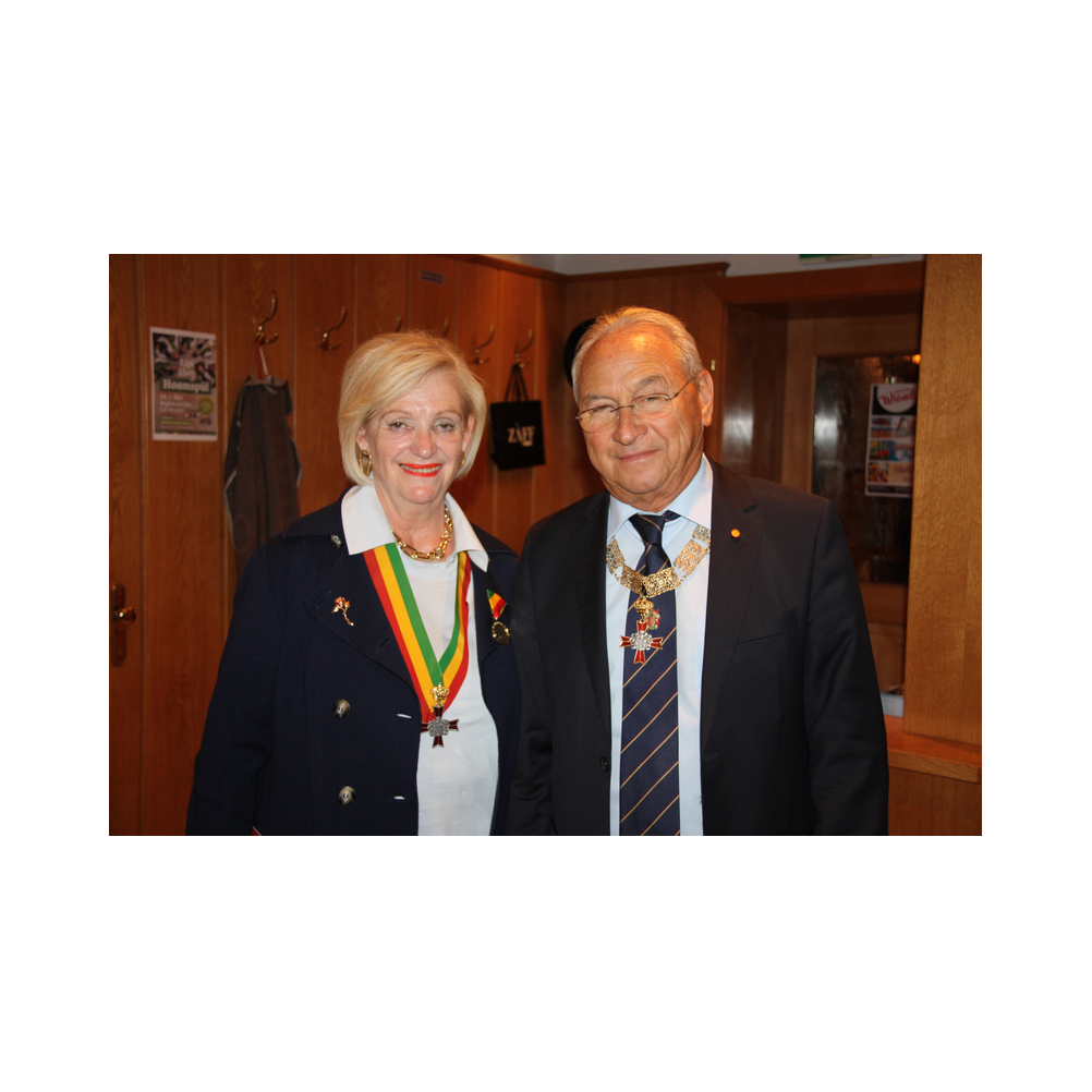 Legastsfest 10 Jahre Legat Patria Lipizzanae Styriae, Vorprogramm in Piber, Agappe in Köflach, Festzug zur Kirche, Fest in der Kirche, Essen beim Windl, Überreichung der Skulptur von Elisabeth Raunig an Karl von Hanbsburg, Ausklang