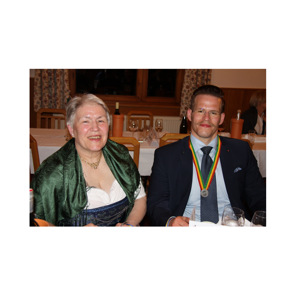 Legastsfest 10 Jahre Legat Patria Lipizzanae Styriae, Vorprogramm in Piber, Agappe in Köflach, Festzug zur Kirche, Fest in der Kirche, Essen beim Windl, Überreichung der Skulptur von Elisabeth Raunig an Karl von Hanbsburg, Ausklang