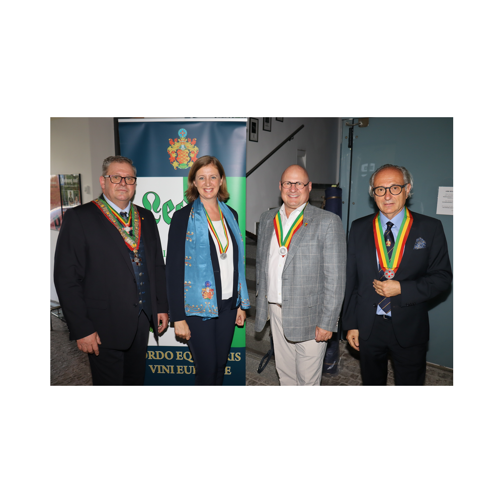 Tafelrunde Legat Patria Lipizzanae Styriae, Kleidervorstellung und kulinarische Köstlichkeiten im K & K Kulturkaffee