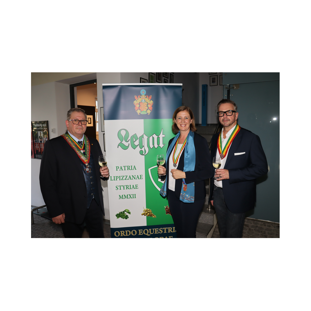 Tafelrunde Legat Patria Lipizzanae Styriae, Kleidervorstellung und kulinarische Köstlichkeiten im K & K Kulturkaffee