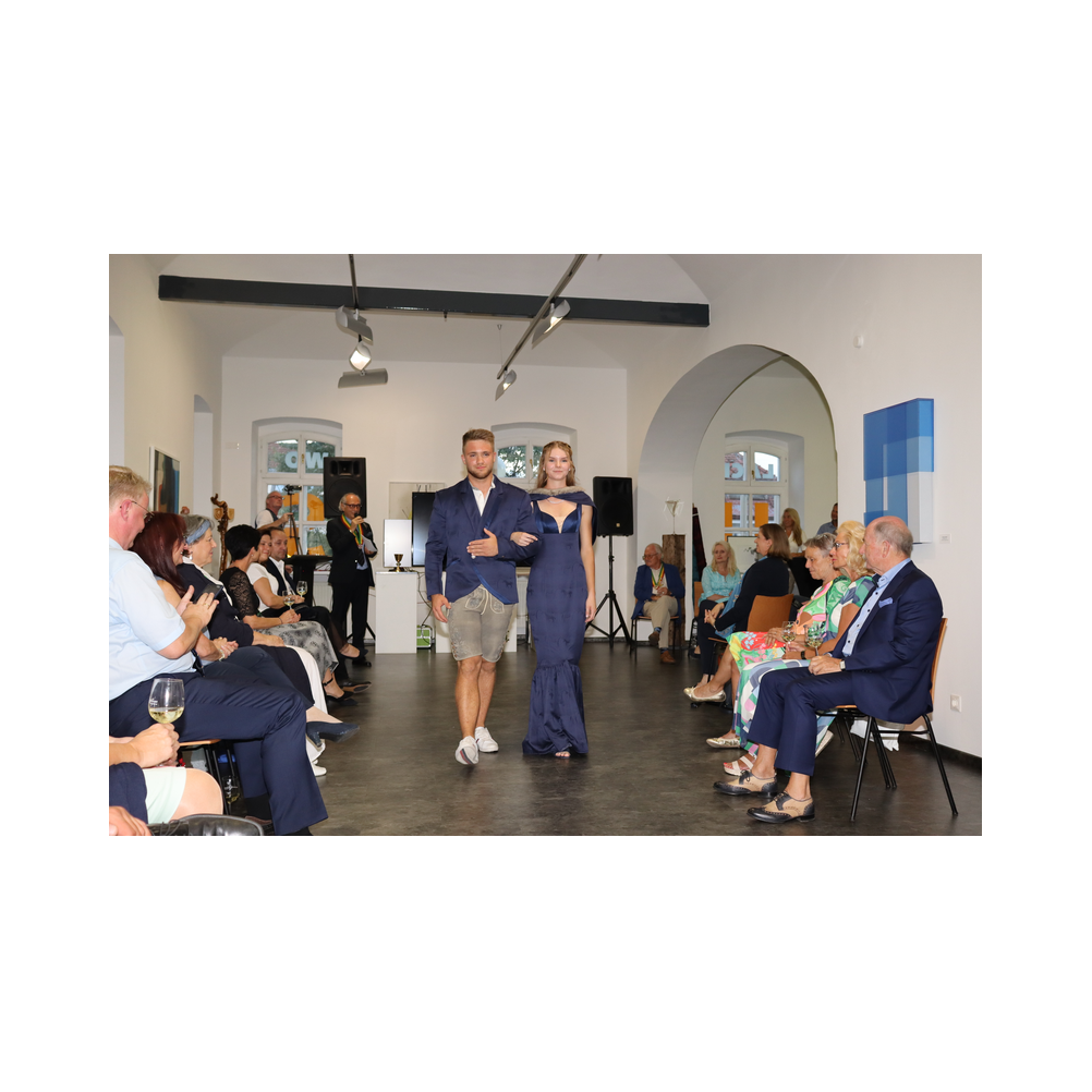 Tafelrunde Legat Patria Lipizzanae Styriae, Kleidervorstellung und kulinarische Köstlichkeiten im K & K Kulturkaffee