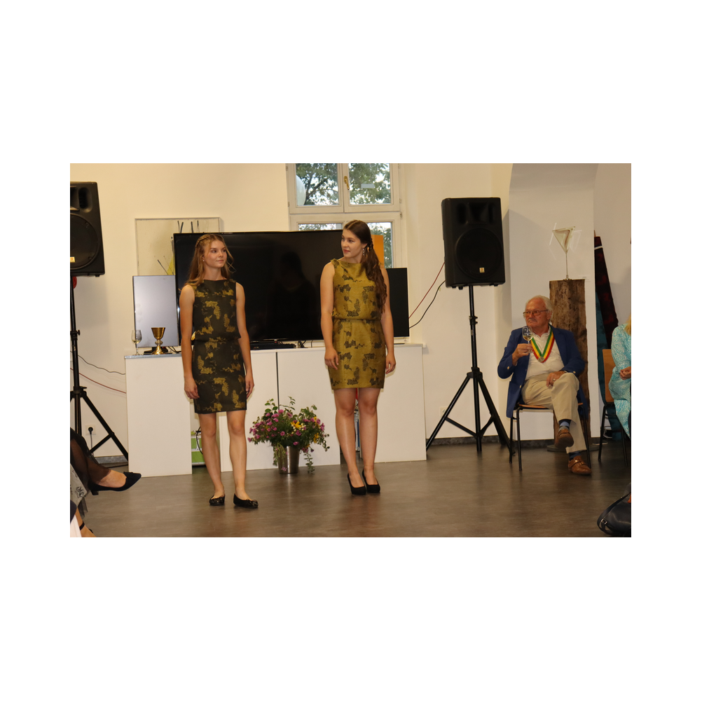 Tafelrunde Legat Patria Lipizzanae Styriae, Kleidervorstellung und kulinarische Köstlichkeiten im K & K Kulturkaffee