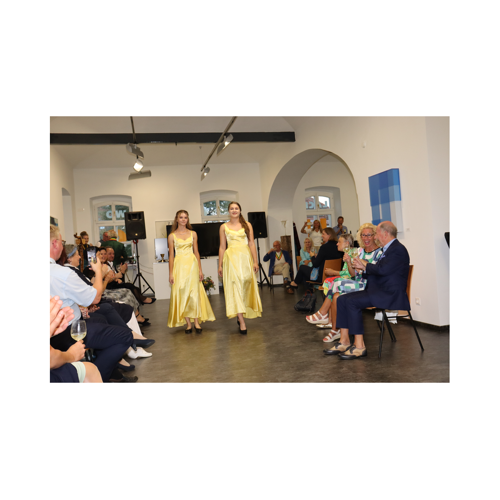 Tafelrunde Legat Patria Lipizzanae Styriae, Kleidervorstellung und kulinarische Köstlichkeiten im K & K Kulturkaffee