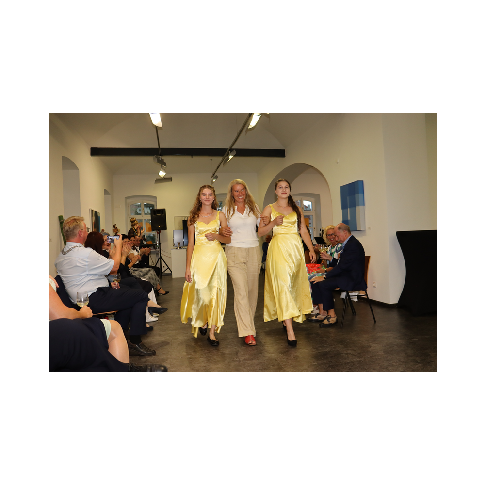 Tafelrunde Legat Patria Lipizzanae Styriae, Kleidervorstellung und kulinarische Köstlichkeiten im K & K Kulturkaffee