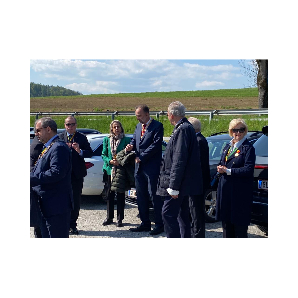 Legastsfest 10 Jahre Legat Patria Lipizzanae Styriae, Vorprogramm in Piber, Agappe in Köflach, Festzug zur Kirche, Fest in der Kirche, Essen beim Windl, Überreichung der Skulptur von Elisabeth Raunig an Karl von Hanbsburg, Ausklang