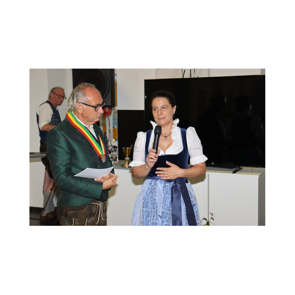 Tafelrunde Legat Patria Lipizzanae Styriae, Kleidervorstellung und kulinarische Köstlichkeiten im K & K Kulturkaffee