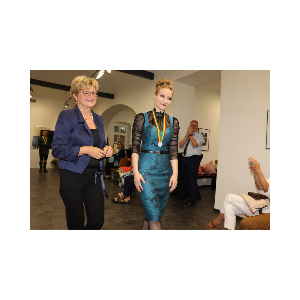 Tafelrunde Legat Patria Lipizzanae Styriae, Kleidervorstellung und kulinarische Köstlichkeiten im K & K Kulturkaffee