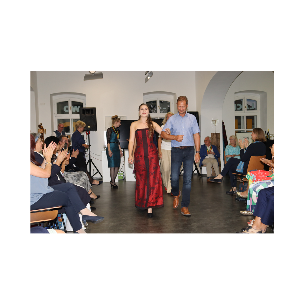 Tafelrunde Legat Patria Lipizzanae Styriae, Kleidervorstellung und kulinarische Köstlichkeiten im K & K Kulturkaffee