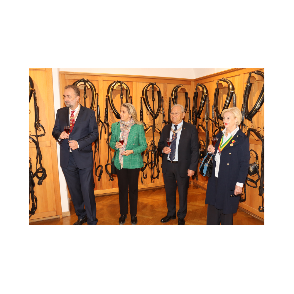 Legastsfest 10 Jahre Legat Patria Lipizzanae Styriae, Vorprogramm in Piber, Agappe in Köflach, Festzug zur Kirche, Fest in der Kirche, Essen beim Windl, Überreichung der Skulptur von Elisabeth Raunig an Karl von Hanbsburg, Ausklang