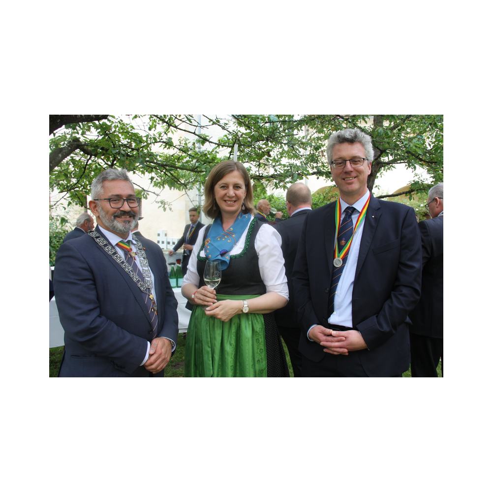 Legatsfest Volcano, Agappe, Vorprogramm, Festzug und Kirche, Ausklang