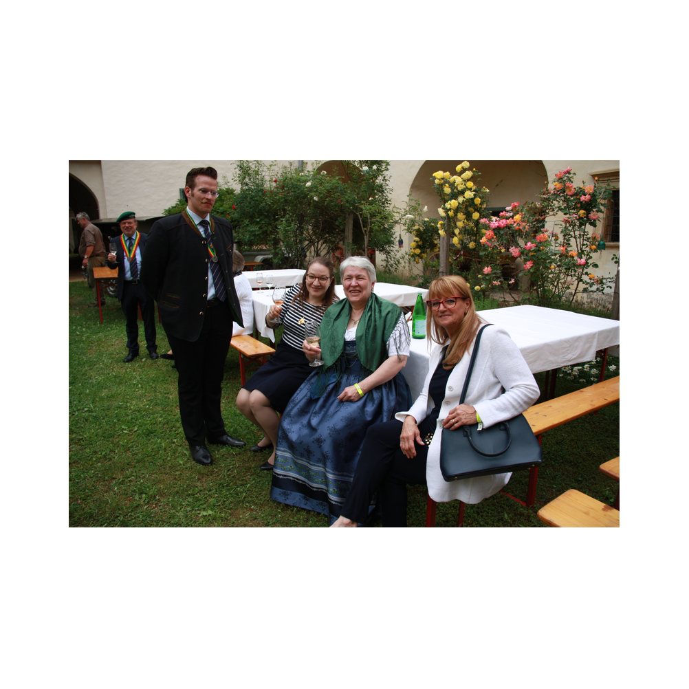 Legatsfest Volcano, Agappe, Vorprogramm, Festzug und Kirche, Ausklang