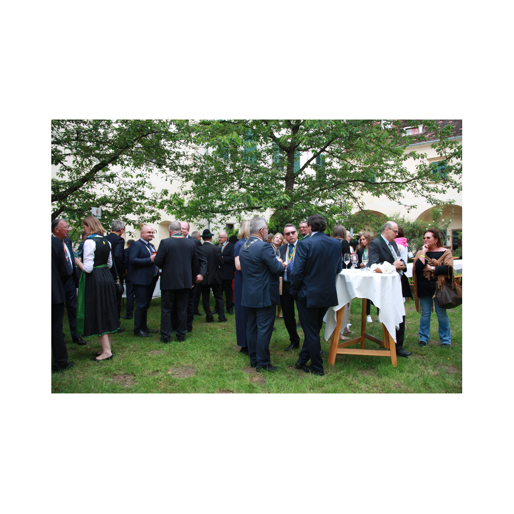 Legatsfest Volcano, Agappe, Vorprogramm, Festzug und Kirche, Ausklang