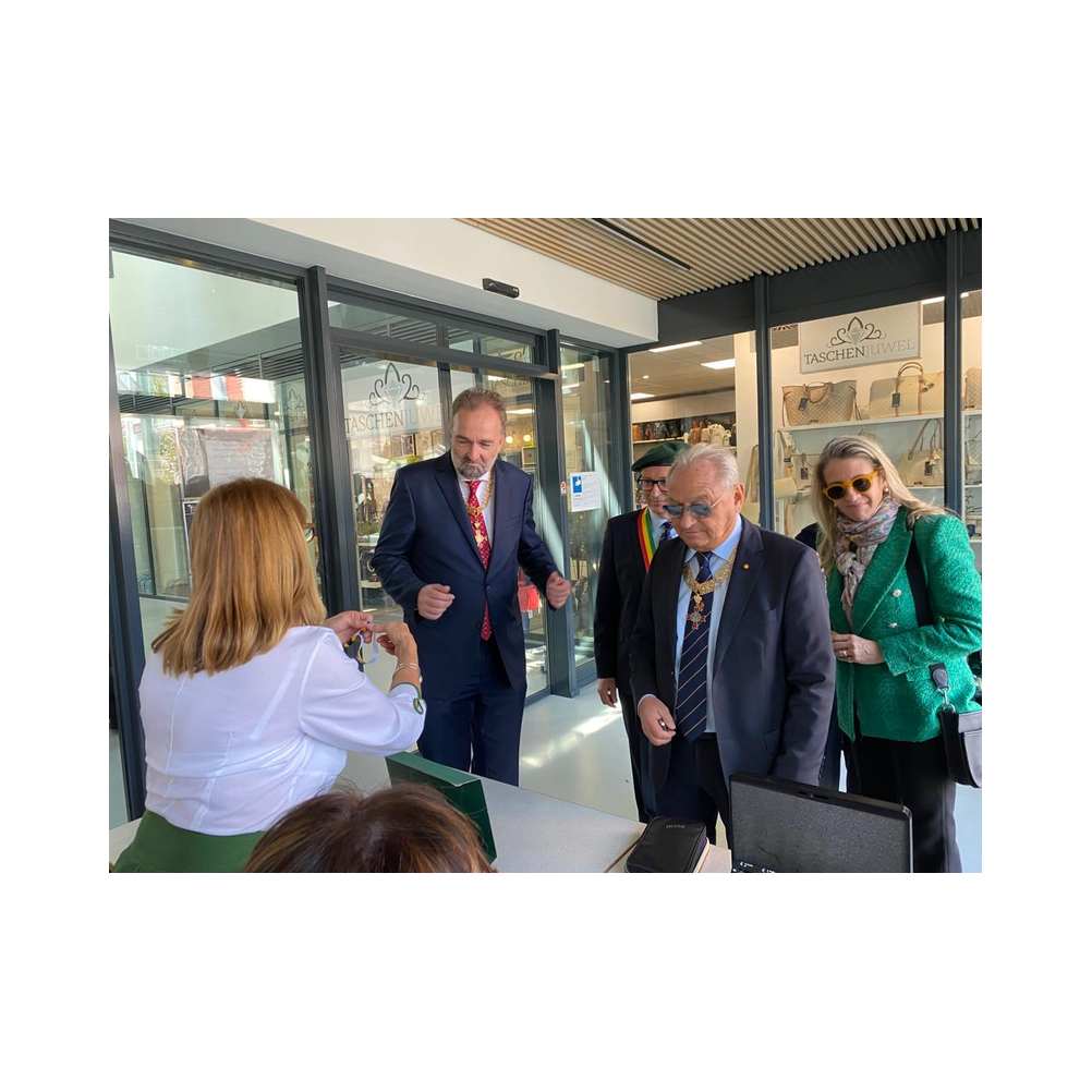 Legastsfest 10 Jahre Legat Patria Lipizzanae Styriae, Vorprogramm in Piber, Agappe in Köflach, Festzug zur Kirche, Fest in der Kirche, Essen beim Windl, Überreichung der Skulptur von Elisabeth Raunig an Karl von Hanbsburg, Ausklang