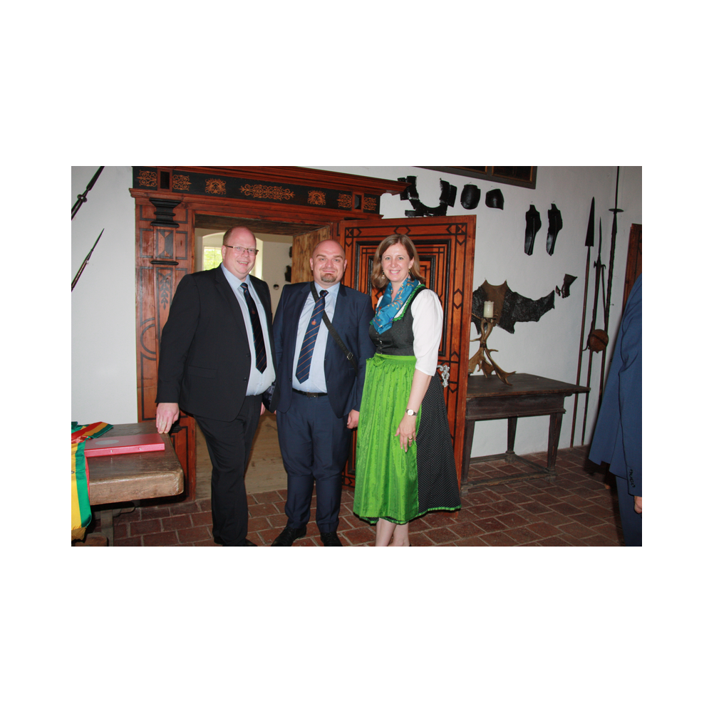 Legatsfest Volcano, Agappe, Vorprogramm, Festzug und Kirche, Ausklang