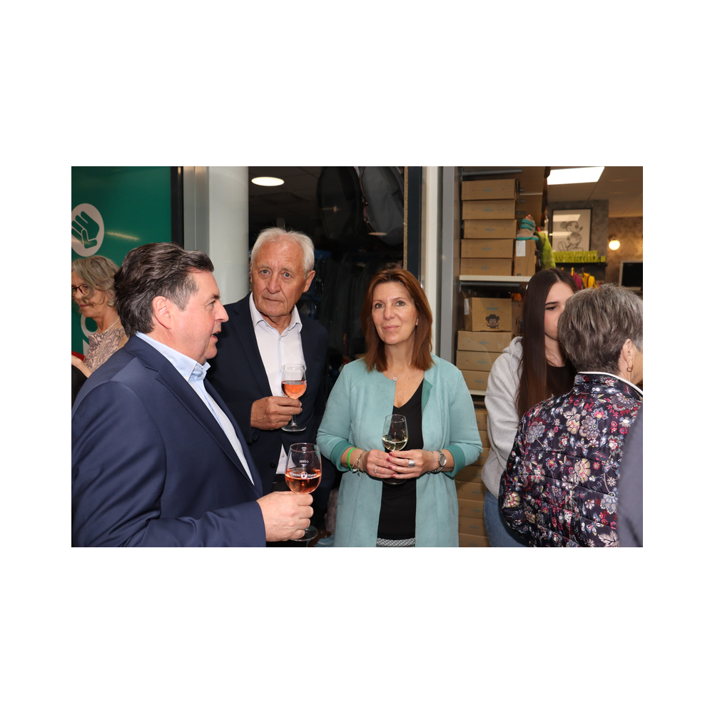 Legastsfest 10 Jahre Legat Patria Lipizzanae Styriae, Vorprogramm in Piber, Agappe in Köflach, Festzug zur Kirche, Fest in der Kirche, Essen beim Windl, Überreichung der Skulptur von Elisabeth Raunig an Karl von Hanbsburg, Ausklang