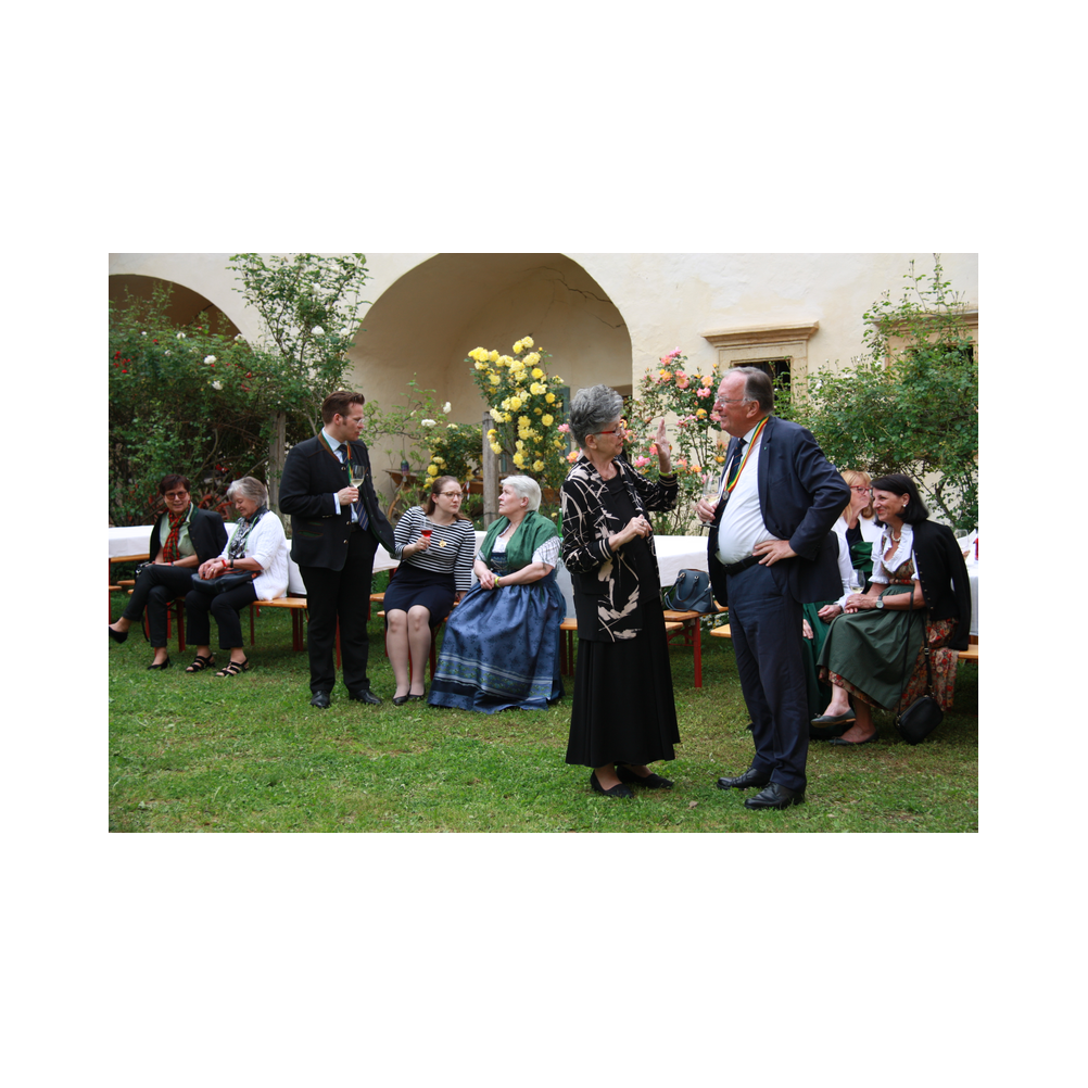 Legatsfest Volcano, Agappe, Vorprogramm, Festzug und Kirche, Ausklang