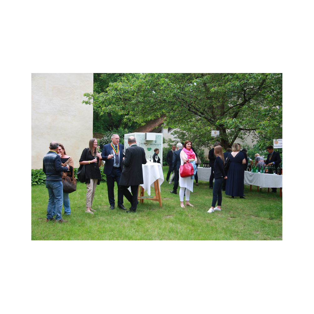 Legatsfest Volcano, Agappe, Vorprogramm, Festzug und Kirche, Ausklang